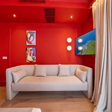 The Collector Boutique Саранда